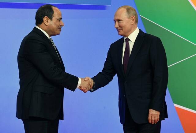 الرئيس فلاديمير بوتين ونظيره المصري عبد الفتاح السيسي