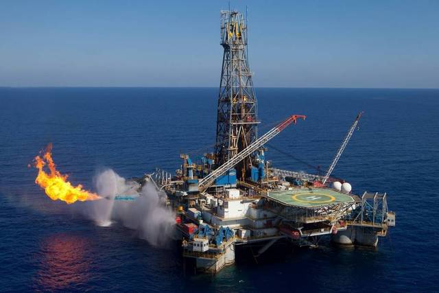 مصر..توقيع اتفاقيتين مع"اكسون موبيل" للبحث عن البترول والغاز بالبحر المتوسط