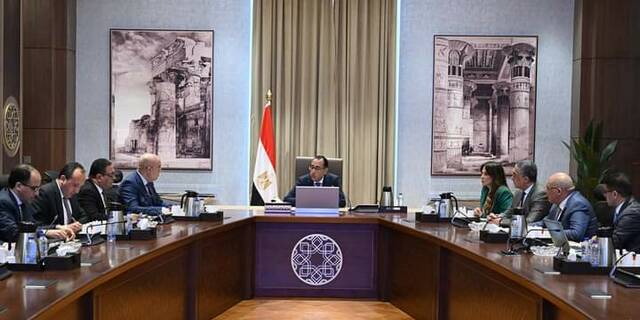 رئيس الوزراء يوجه بتوفير 45 ألف م2 للتوسعات وتنفيذ مصنع لشركة هاير مصر