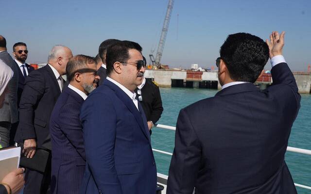 رئيس مجلس الوزراء يتفقد سير تنفيذ الأعمال بميناء الفاو الكبير ويطلع على أرصفته الخمسة