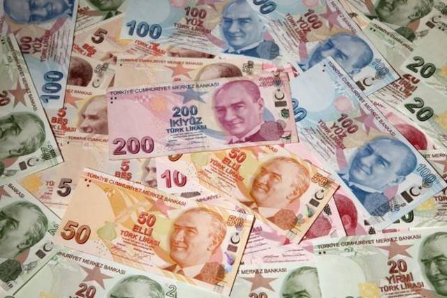 Turkish lira falls again on Moody’s downgrade decision