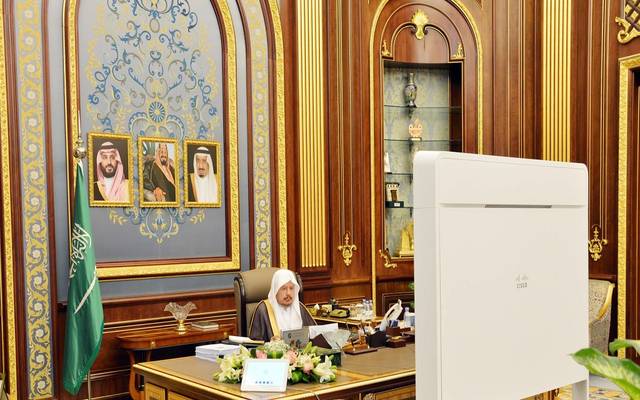 رئيس مجلس الشورى السعودي، عبدالله آل الشيخ، يترأس جلسة المجلس عبر الاتصال المرئي