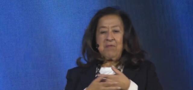 لبنى العليان