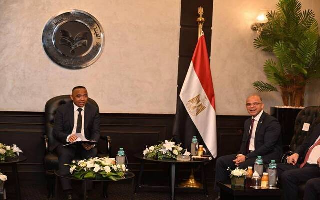 الدكتور محمد فريد صالح وزير الاستثمار والتجارة الخارجية المصري والرئيس مايكل راندريانيرينا رئيس جمهورية مدغشقر