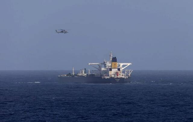 البيت الأبيض يشدد حصار النفط الفنزويلي لزيادة الضغط الاقتصادي الأمريكي