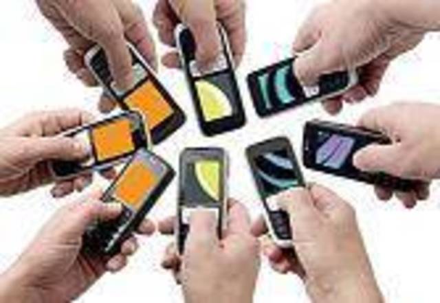 هيئة الاتصالات: اشتراكات "الموبايل" تنمو 22 % خلال 12 شهرا