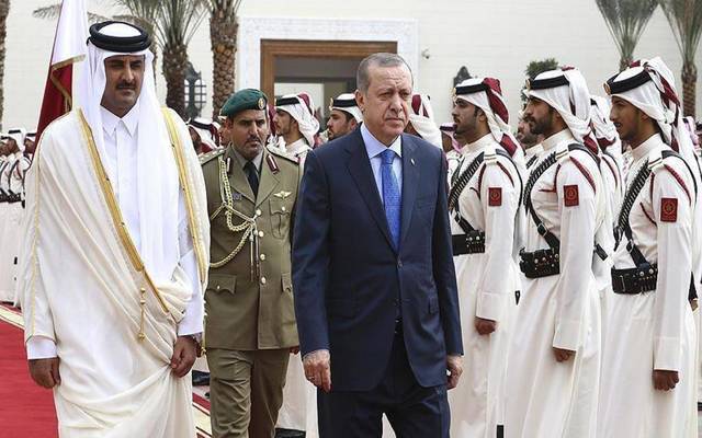 أمير قطر يستقبل الرئيس التركي لبحث حل الأزمة الخليجية