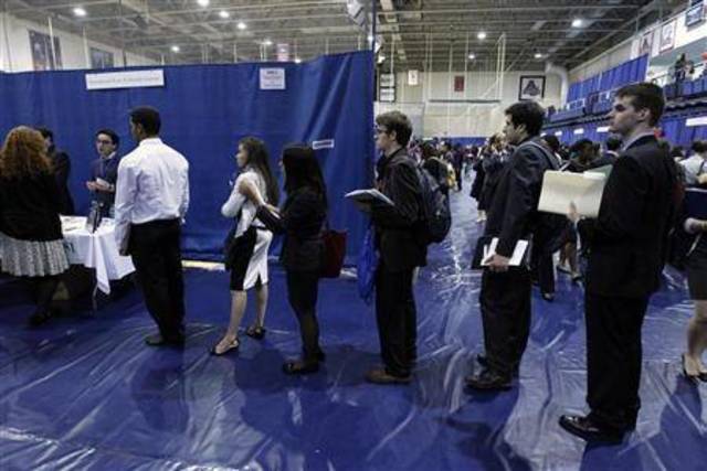 طلبات إعانة البطالة الأمريكية ترتفع أكثر من المتوقع
