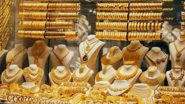 أسعار الذهب تتراجع طفيفاً بالإمارات.. وعيار 21 يسجل 245.33 درهم