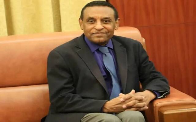 الدكتور كامل الطيب إدريس عبد الحفيظ