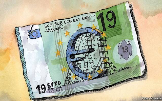 محدث.. اليورو يعمق خسائره دون 1.10 دولار لأول مرة بعامين