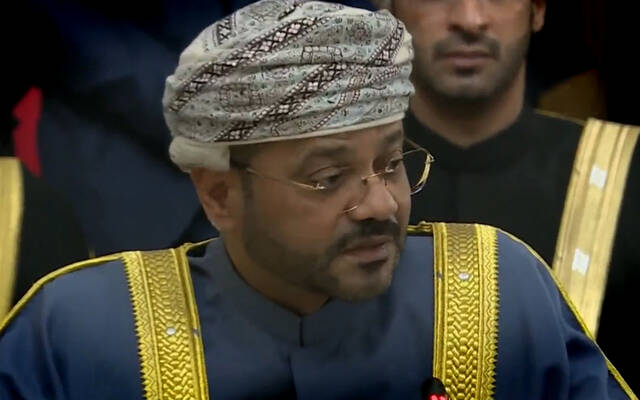 "الخارجية العماني" يبدي قلقه تجاه الأزمتين الأوكرانية والسودانية