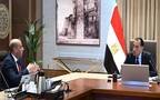 مصطفى مدبولي رئيس مجلس الوزراء المصري مع حسن رداد وزير العمل