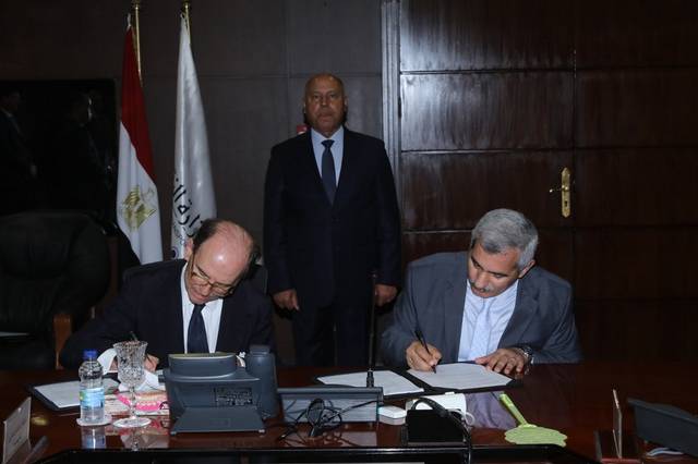 توقيع عقد بين هيئة السكك الحديدية المصرية وتالجو الإسبانية لتصنيع وتوريد 7 قطارات نوم جديدة