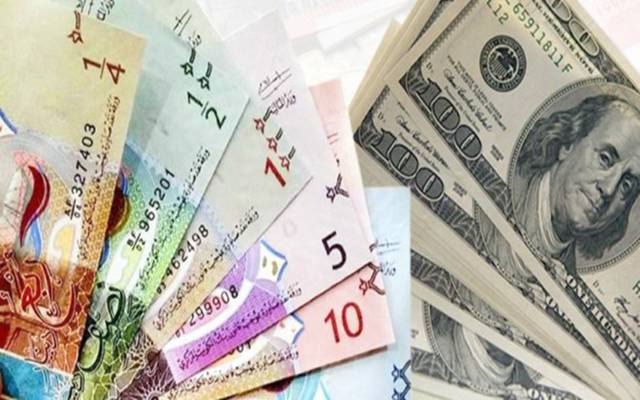 الدينار الكويتي يتراجع أمام الدولار و5 عملات عربية