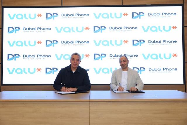Value’s CEO Walid Hassouna and CEO of Dubai Phone Mostafa Salah