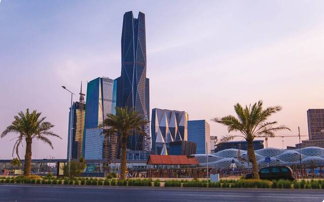 السعودية تقدم حوافز ضريبية تصل إلى 30 سنة لجذب المقرات الإقليمية للشركات