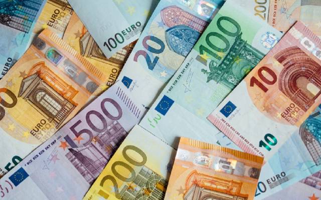 اليورو يقفز أعلى مستوى 1.13 دولار عقب بيانات اقتصادية