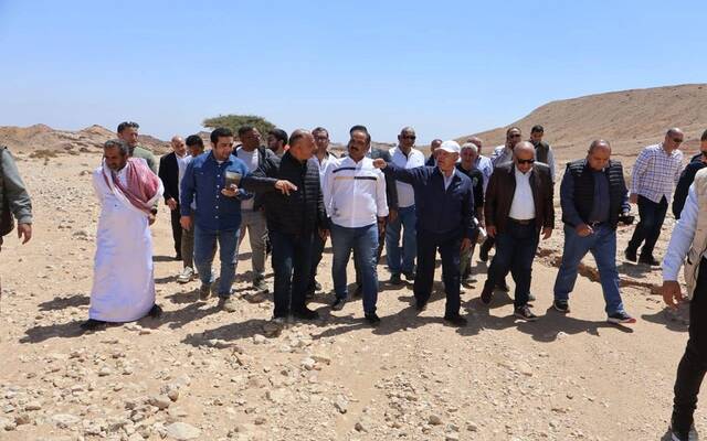 الفريق مهندس كامل الوزير وزير النقل والدكتور محمود عصمت وزير الكهرباء والطاقة المتجددة في مصر