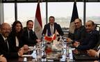 الوزير المصري مع السفير الفرنسي في القاهرة