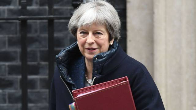 May’s gov’t survives no-confidence motion