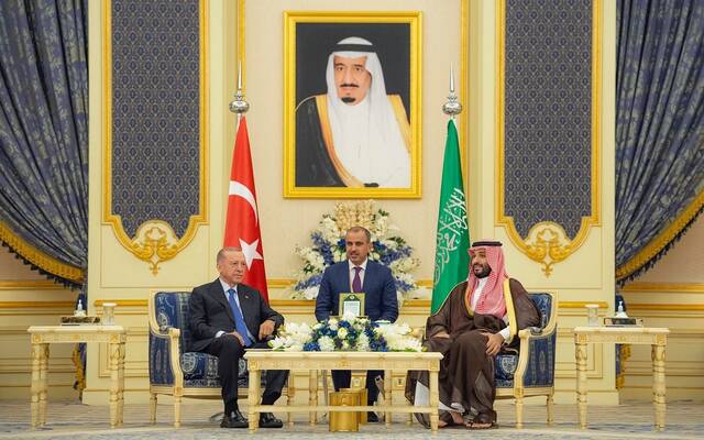 ولي العهد السعودي والرئيس التركي يشهدان توقيع عدد من الاتفاقيات الثنائية (صور)