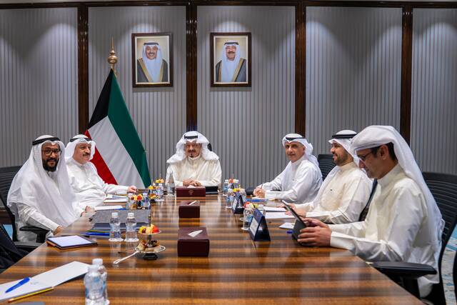 خلال الاجتماع