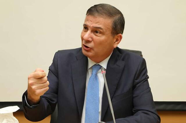 فاروق: حماية الرقعة الزراعية أولوية قصوى للدولة المصرية