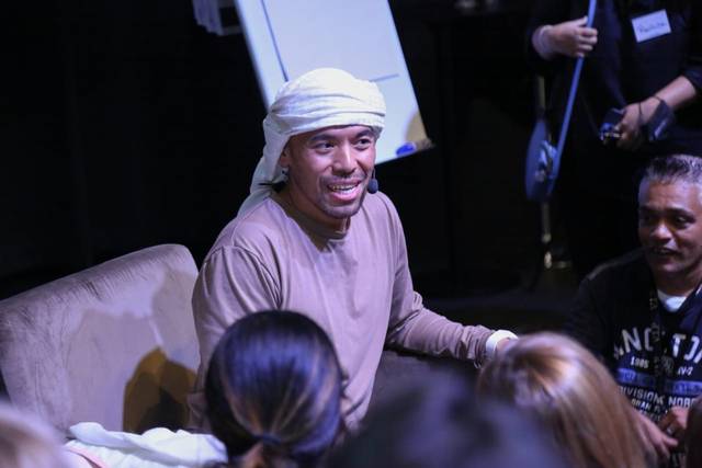 ماستر سري اكارشانا يظهر لأول مرة في دبي عبر "Manifesting Miracles"