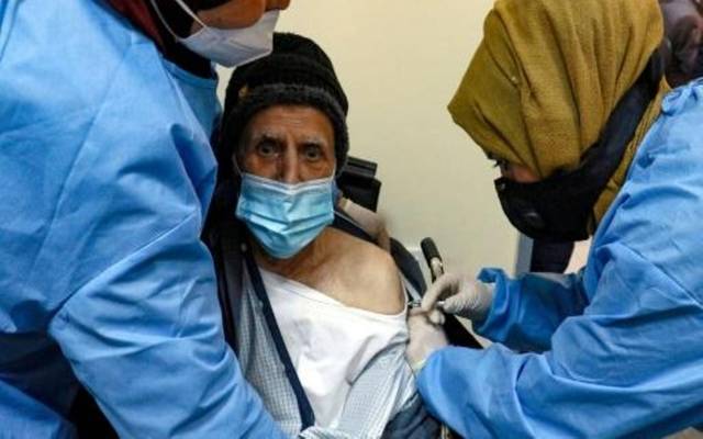 الصحة المصرية: عيادات متنقلة لتقديم لقاحات كورونا لأصحاب المعاشات "دون تسجيل"