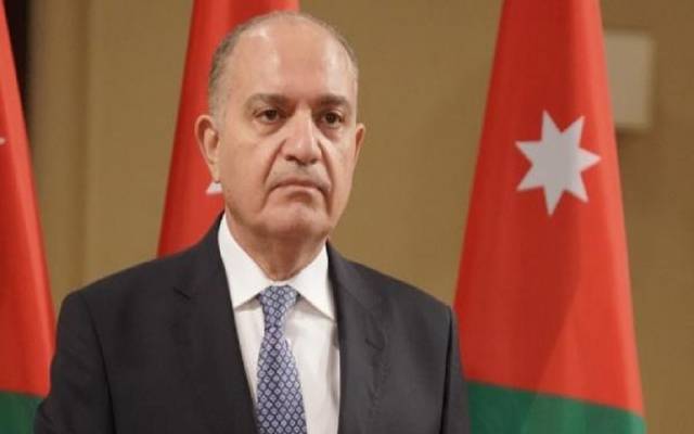 وزير أردني يكشف حقيقة استئناف العمل بالمؤسسات الحكومية والخاصة