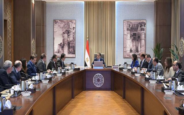 مدبولي يتابع استعدادات بدء تطبيق ثاني مراحل منظومة التأمين الصحي الشامل بمصر