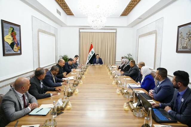 رئيس الوزراء العراقي يطلع على منصة متابعة تمويل الموازنة