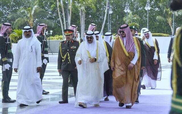 وصول قادة الكويت والبحرين والإمارات وقطر للمشاركة بالقمة الخليجية الآسيوية