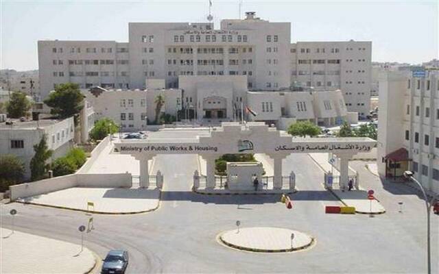 "الأشغال" الكويتية بصدد توقيع عقود 18 ممارسة لصيانة جذرية لجميع طرق البلاد