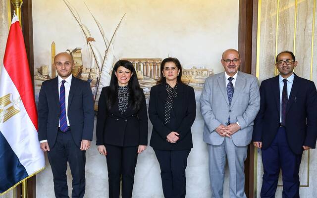 مصر تبحث مع منظمة الصحة العالمية دمج السياسات الصحية في خطة تنمية متوسطة المدى