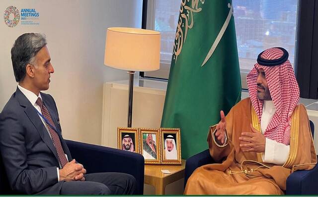 وكيل محافظ البنك المركزي السعودي يلتقي الرئيس التنفيذي لبنك البحرين الوطني على هامش الاجتماعات السنوية لصندوق النقد والبنك الدوليين