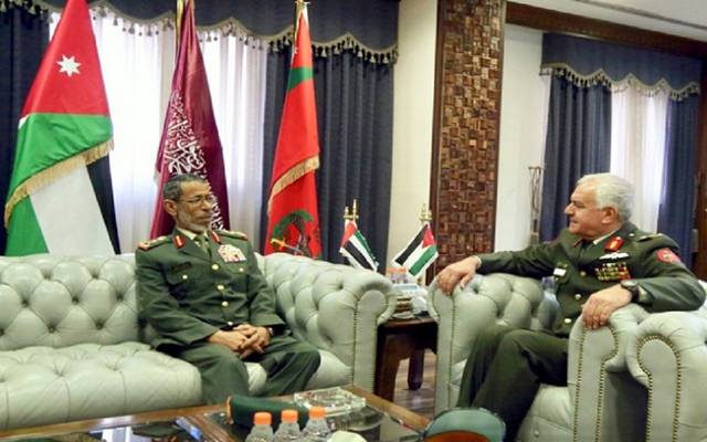 رئيس أركان القوات المسلحة الإماراتية يبحث آفاق التعاون مع نظيره الأردني