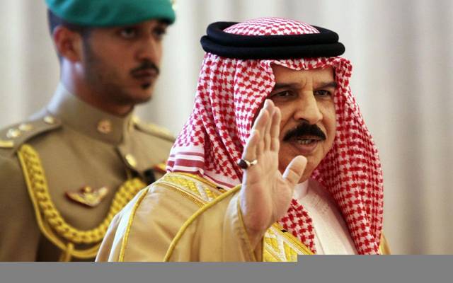 بسبب كوررونا.. ملك البحرين يُقر سداد نسبة تصل لـ50% من أجور المواطنين