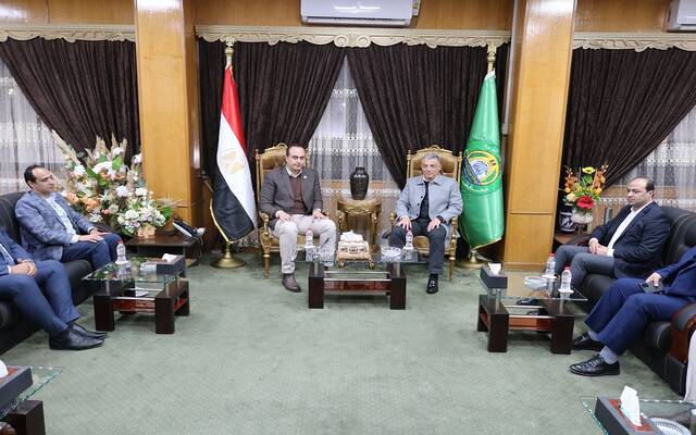 تطوير خدمات الرعاية الصحية في الإسماعيلية وتعزيز "التأمين الشامل"