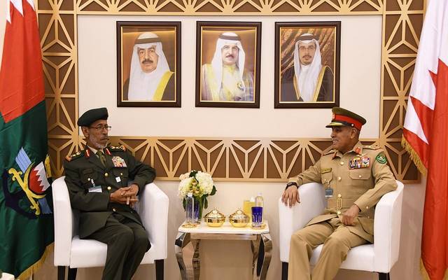 رئيس أركان الجيش الإماراتي يبحث التعاون بمجالات الدفاع مع البحرين