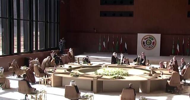 القادة في القمة الخليجية يوقعون البيان الختامي وبيان العلا