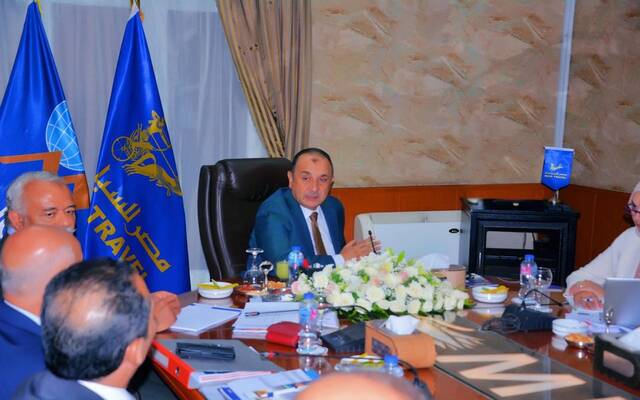 وزير قطاع الأعمال المصري يبحث تعظيم عوائد الشركات وإعادة إحياء علامات تجارية