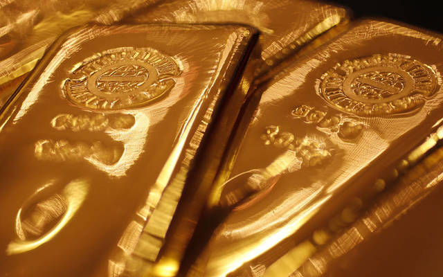 Gold prices hit 2-week low before economic data
