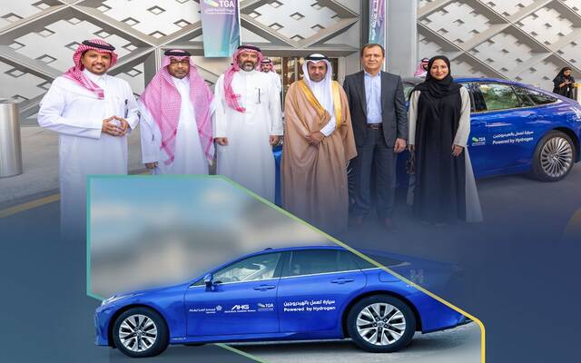 تدشين أول سيارة أجرة خاصة في المملكة تعمل بالهيدروجين