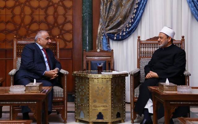 رئيس الوزراء لشيخ الأزهر: العراق على الطريق الصحيح رغم الصعوبات