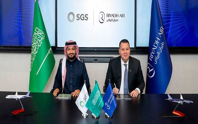 توقيع العقد بين شركة الخدمات الأرضية وطيران الرياض