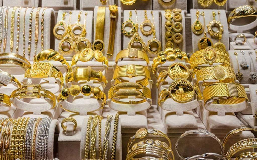 انخفاض أسعار الذهب في الإمارات اليوم الخميس.. وعيار 21 يسجل 422.52 درهم