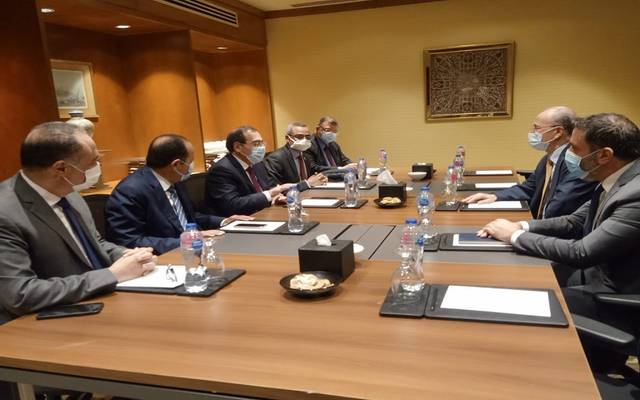 وزير البترول يعقد جلسة مباحثات ثنائية مع مستشار الرئيس الفلسطيني للشؤون الاقتصادية