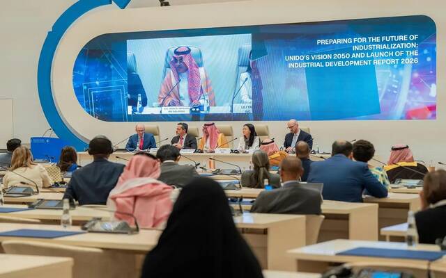 نائب وزير الصناعة والثروة المعدنية لشؤون الصناعة يستعرض ملامح تحوّل المملكة الصناعي بالقمة العالمية للصناعة
